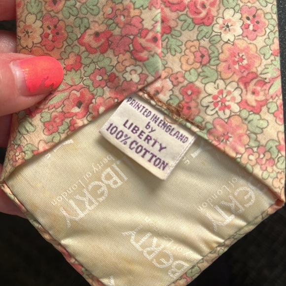 2 floral liberty of London vintage ties. - Picture 7 of 9